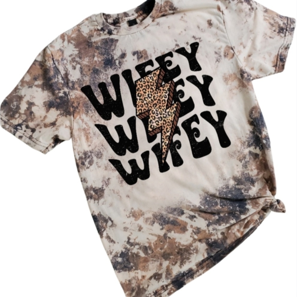 Wifey Wifey Wifey Leopard Print Graphic Shirt
